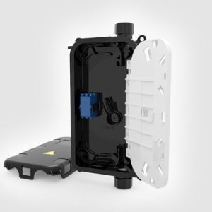 2 Inline Port CCPXT with tray, 2 x LC PC duplex adaptors, 1 x 1:4 BE input to LC PC output PLC splitter and breather membrane