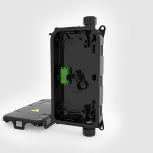 2 Inline Port CCPXL with 1 x LC/APC duplex adaptor, 2 x LC/APC 900?m pigtails and breather membrane